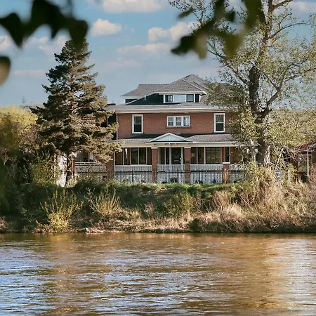 Goldsmith'S Riverfront Inn-2